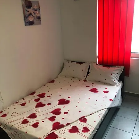 Garsoniera إيفوري نورد